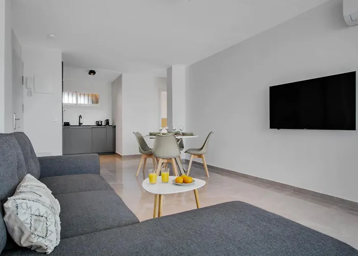 Micarlo 701 By Ivi Real Estate Apartment